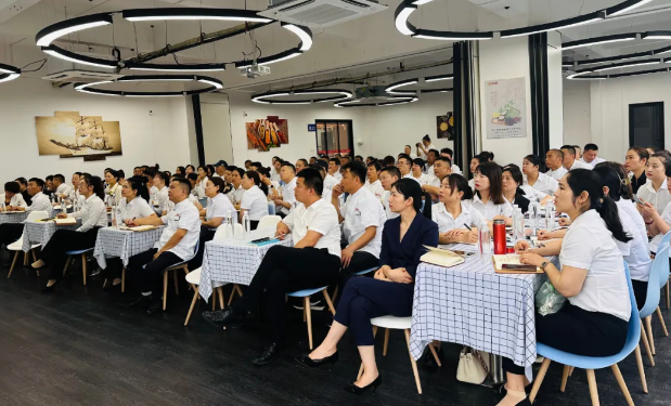 “食”刻守護(hù)，安全相伴！華逸府食品安全及營養(yǎng)健康知識專項培訓(xùn)